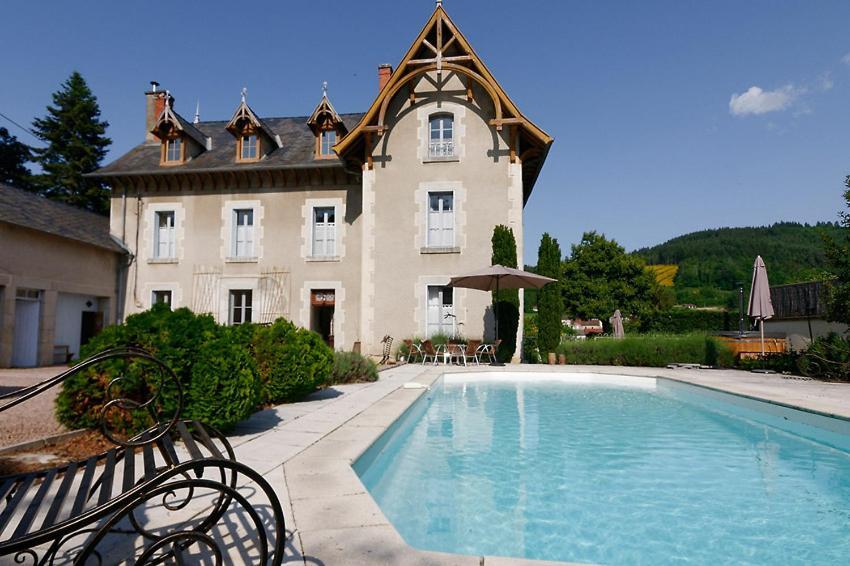 Chateau D'Arfeuilles Chambres Et Tables D'Hotes Esterno foto